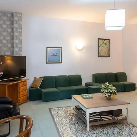 A Marina Hotel 2*
