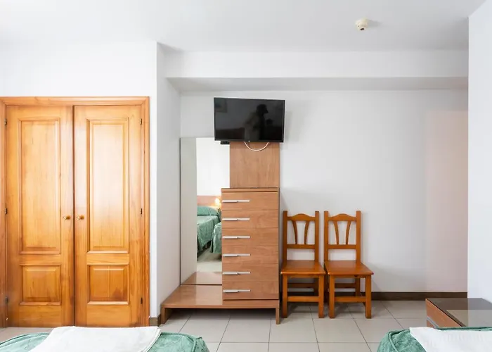 מלון A Marina קמבדוס